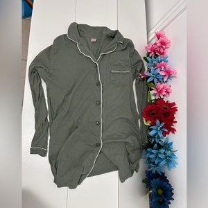 Sleeping button down. Size S.